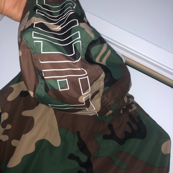 Limited edition Undefeated Camo Windbreaker Jacket - Picture 3 of 7